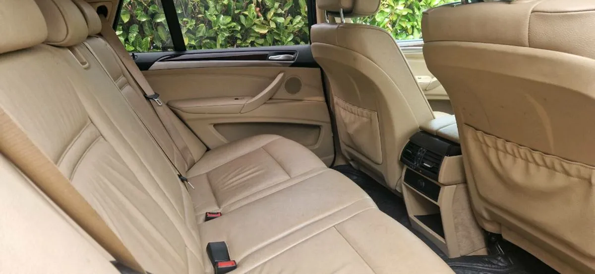 BMW X5 - Image 2