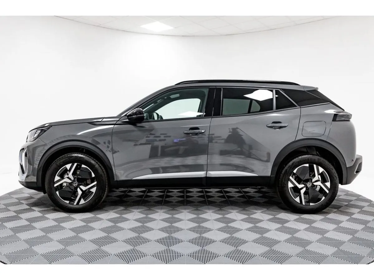 Peugeot 2008 Allure Hybrid Auto 145HP - Image 4