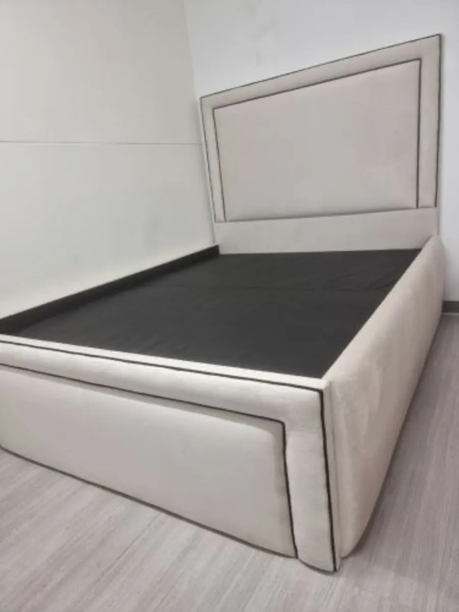Free Delivery Emerson Bed Sets - Image 4