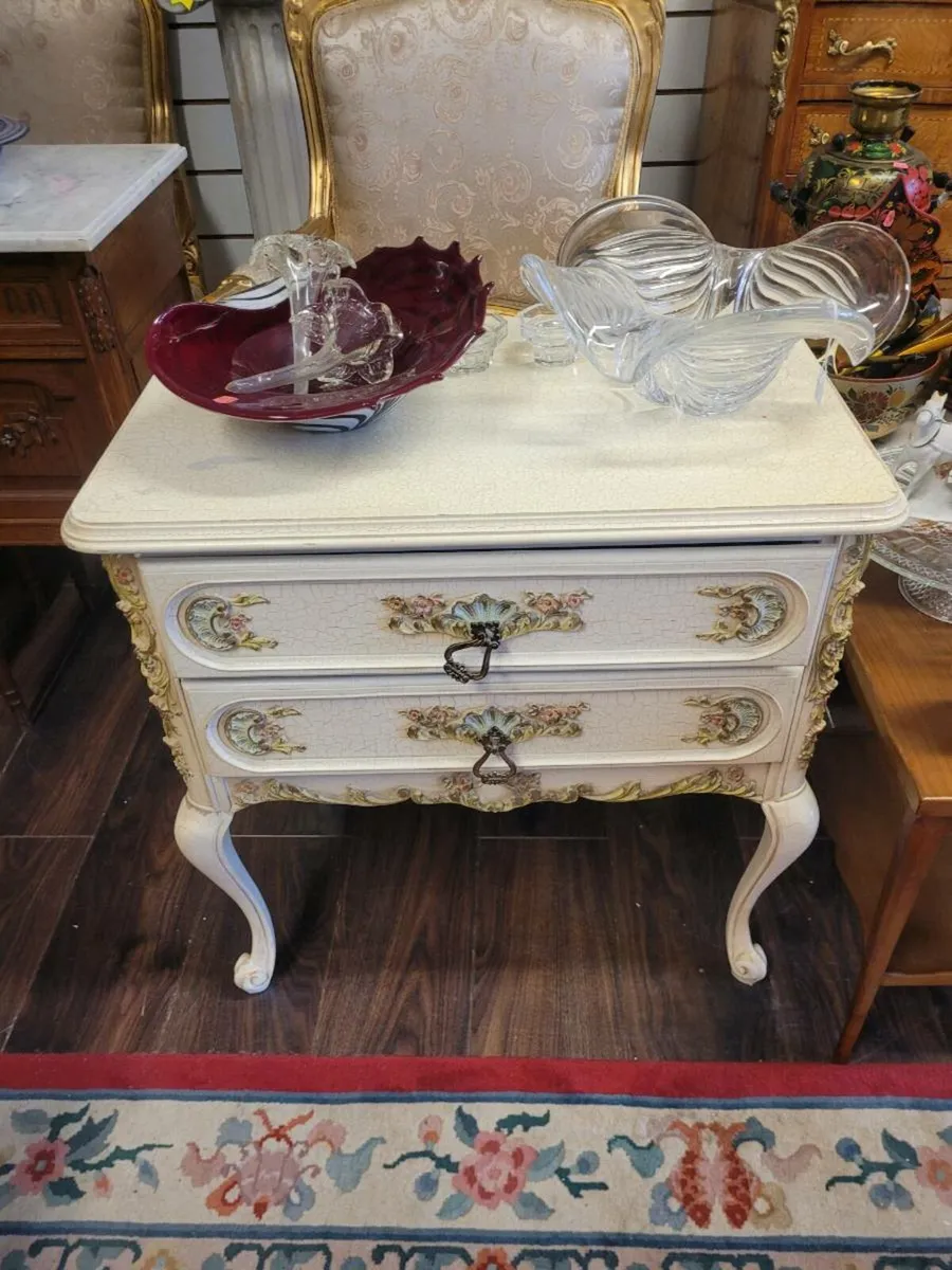 French bedside lockers 150 eu.each. - Image 4