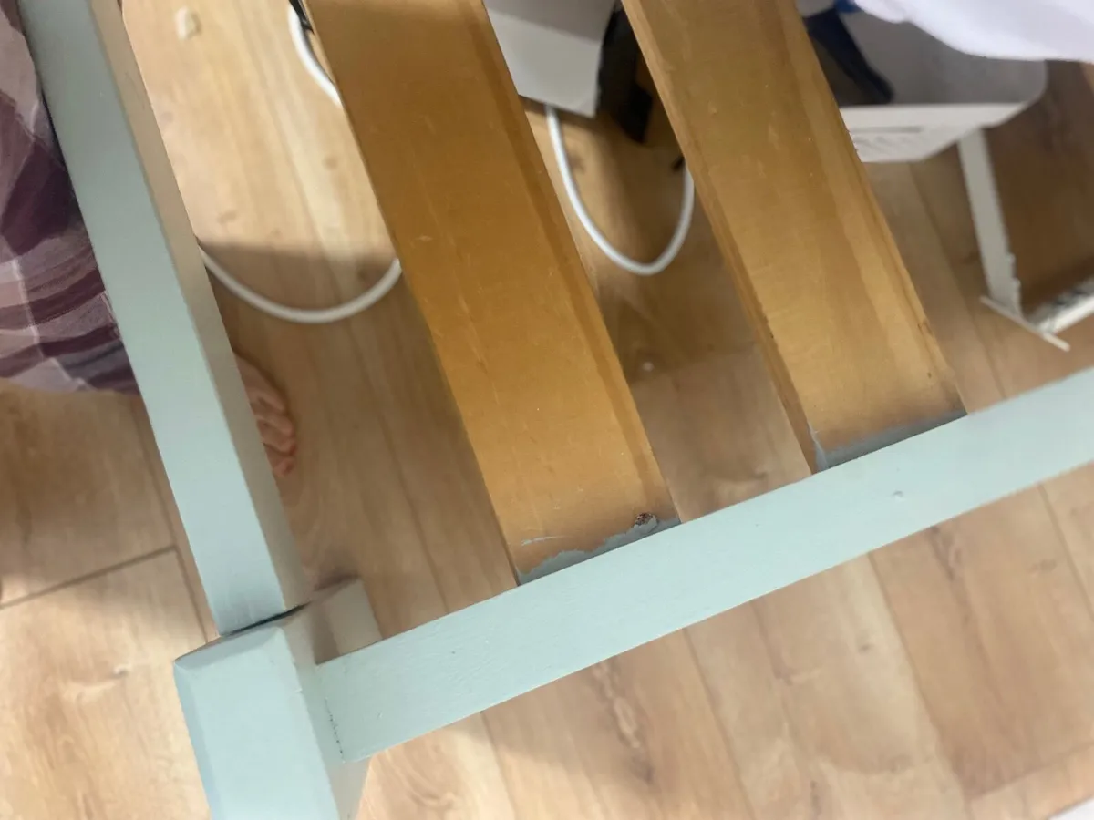 Bed frame - Image 1