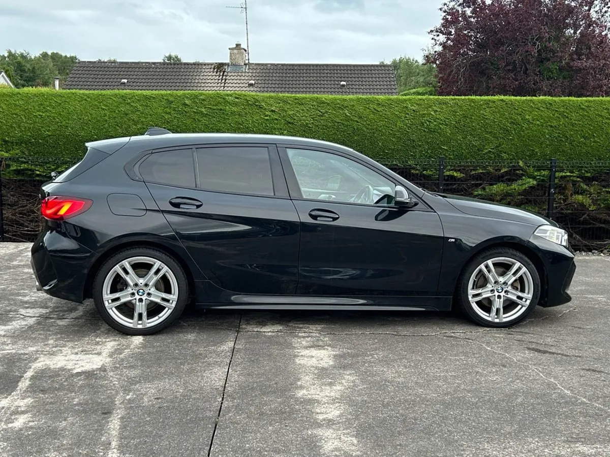 BMW 1 Series Diesel Hatchback - Image 3