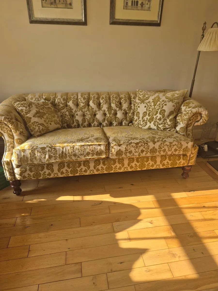 Chesterfield sofa - Image 1