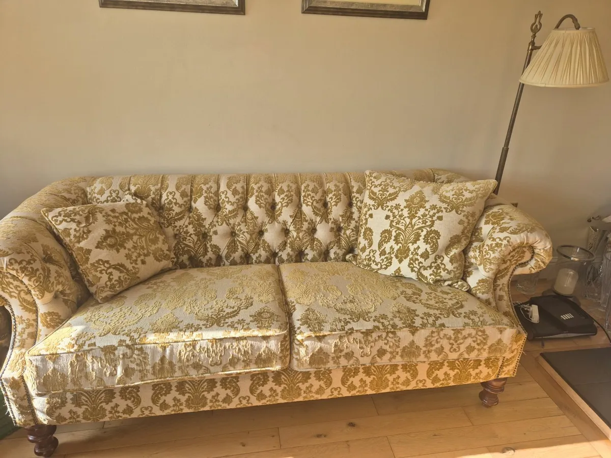 Chesterfield sofa - Image 4