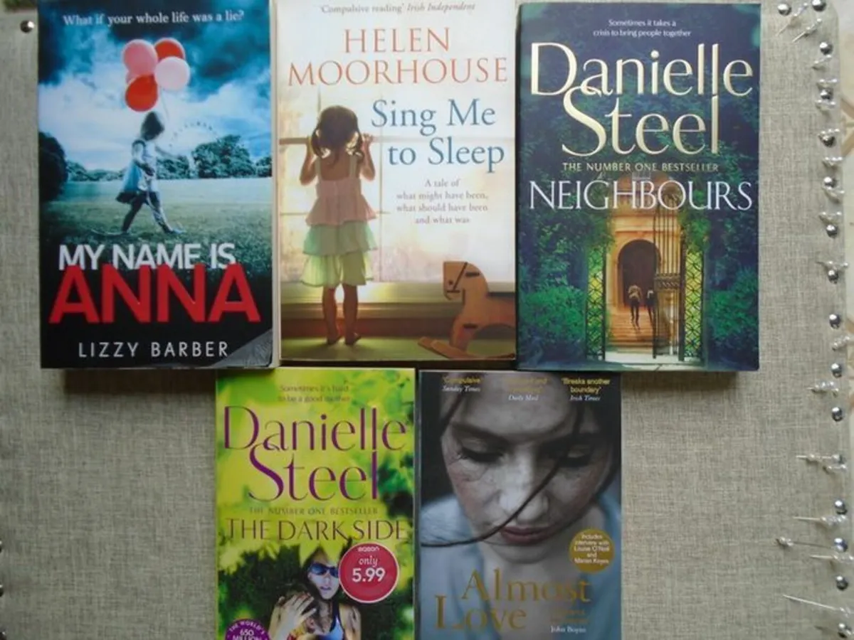 Book bundle, Fiction books, Paperback books - Image 1