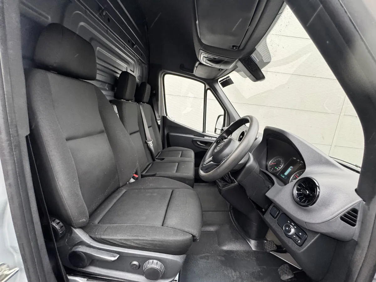 Mercedes-Benz Sprinter 2021 MWB high roof - Image 3