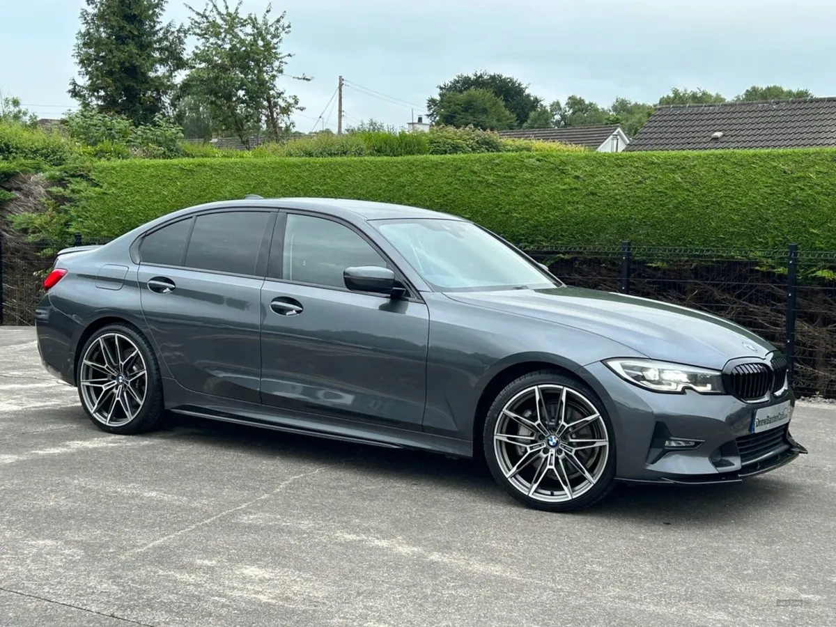 BMW 3 Series Saloon - Image 2
