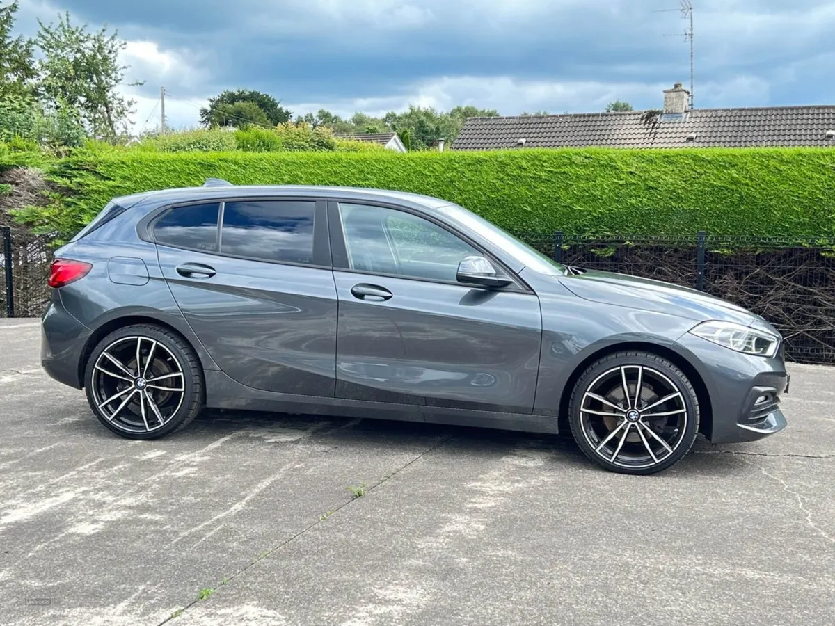 BMW 1 Series Diesel Hatchback - Image 3