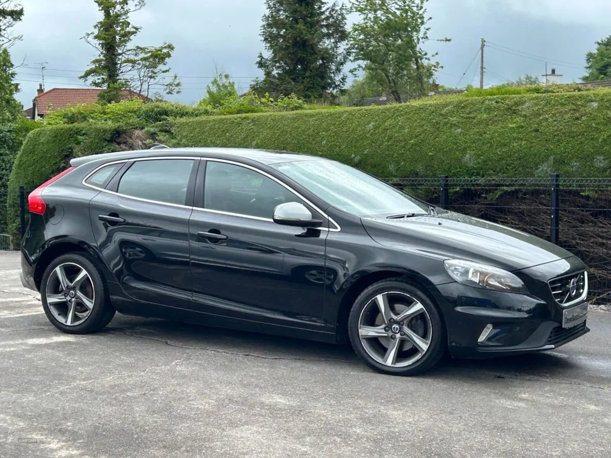 Volvo V40 Diesel Hatchback - Image 2