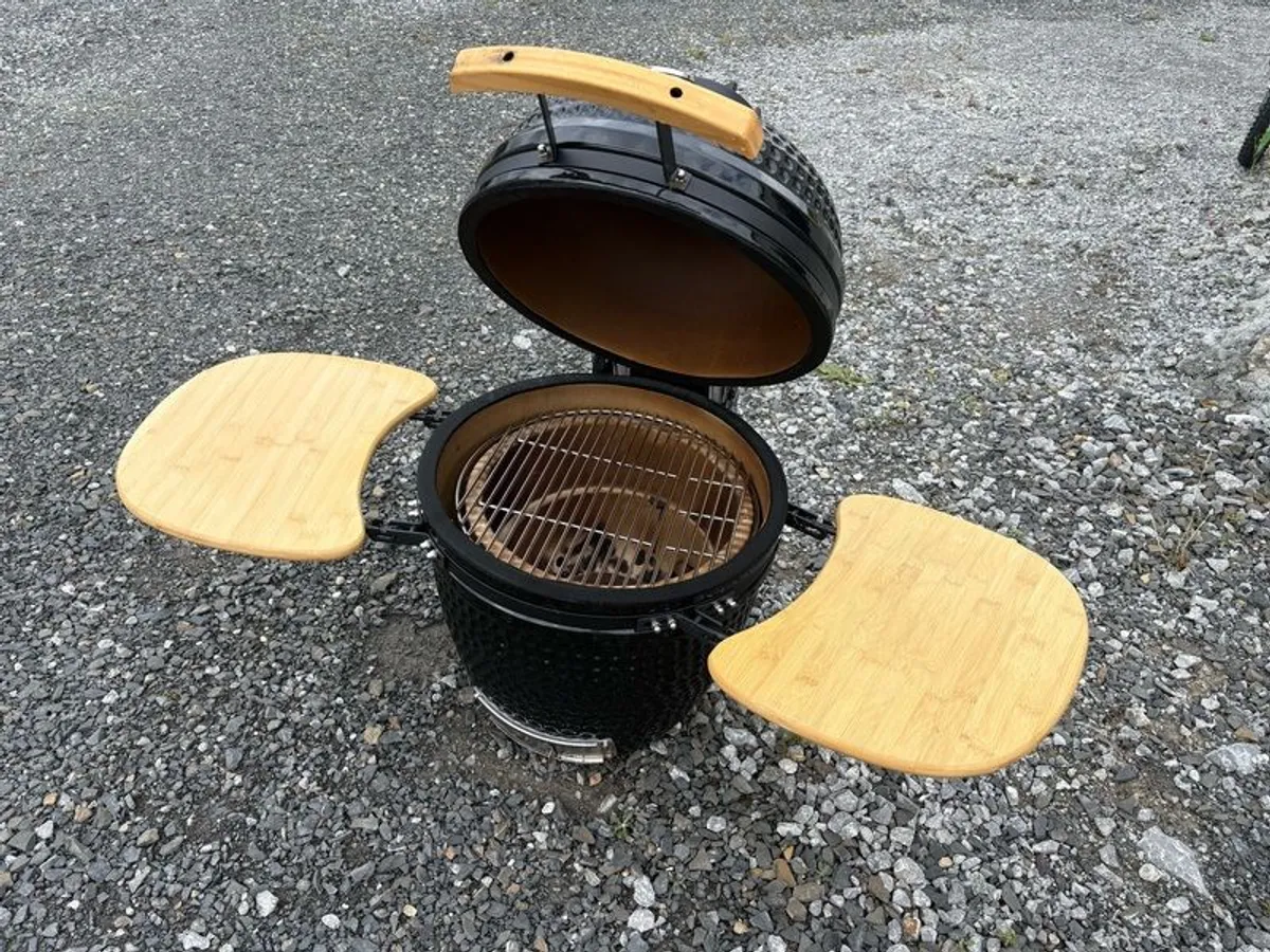 kamado BBQ grill - Image 1