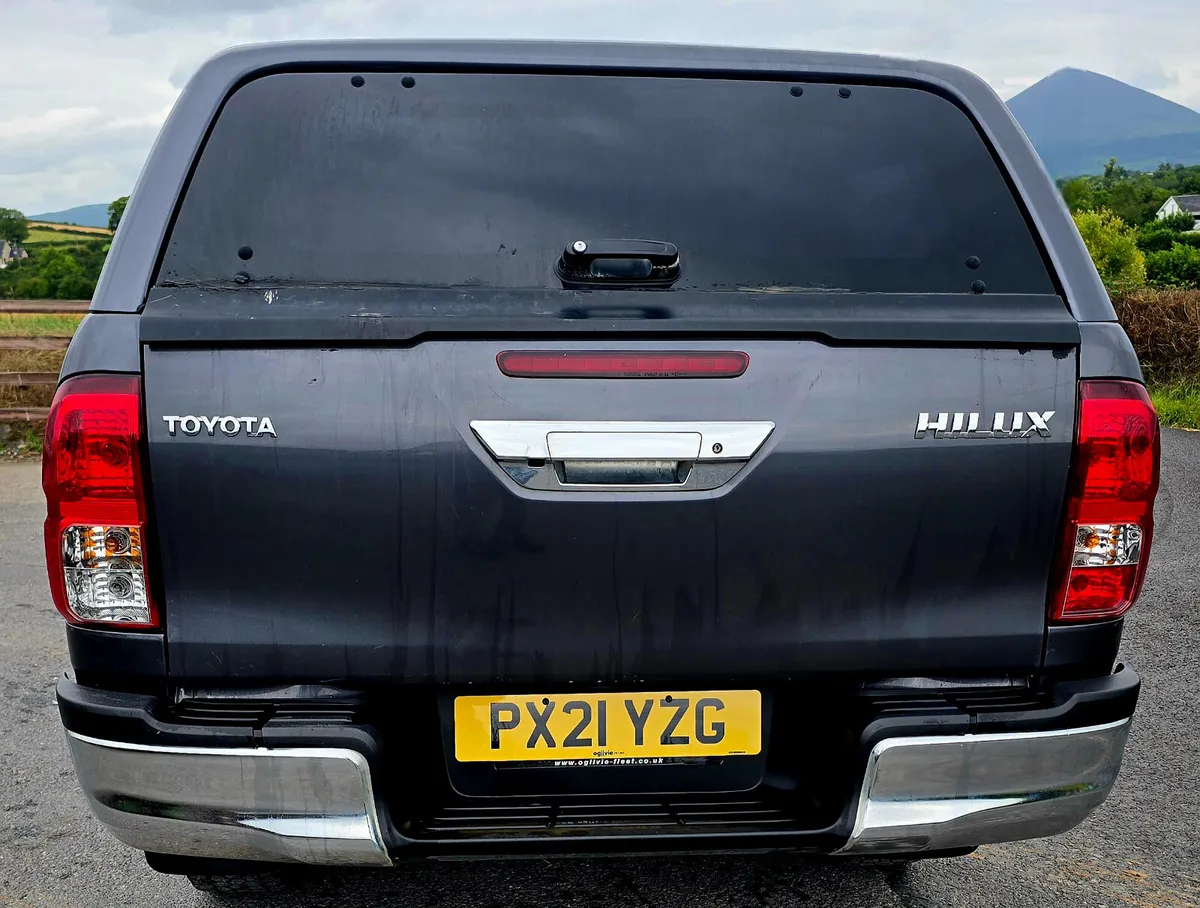 Toyota Hilux - Image 2