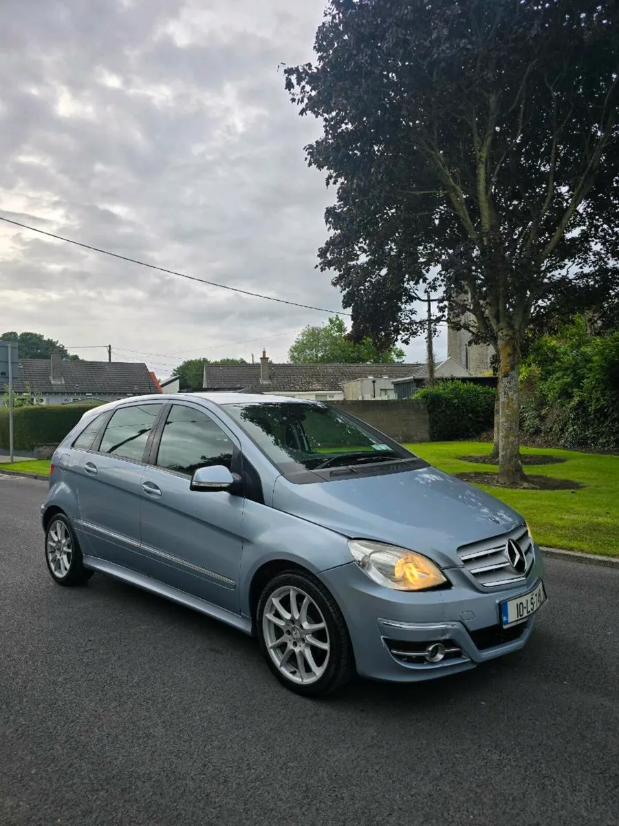 Mercedes B150 - Image 1