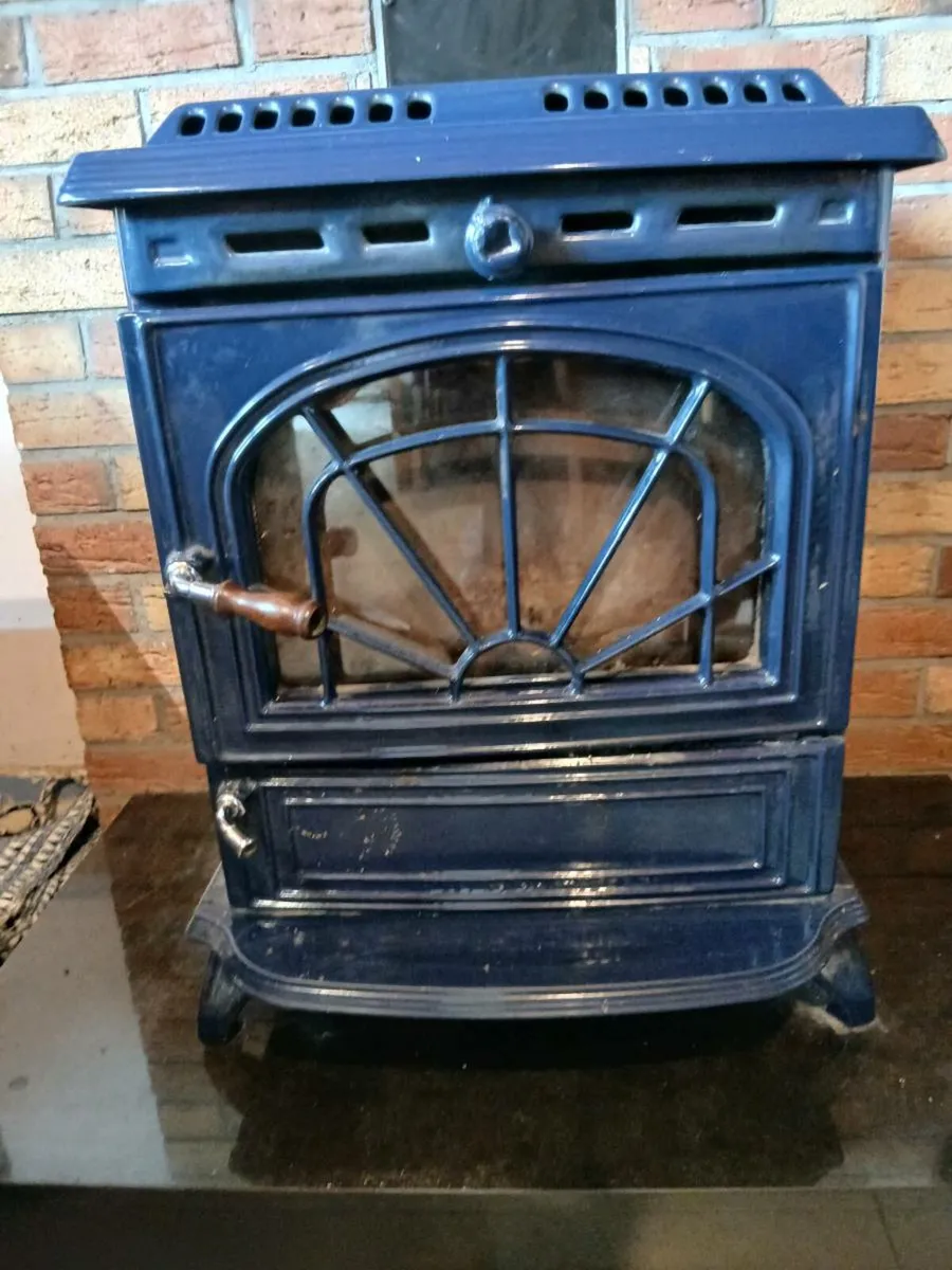 Soild Fuel Stove - Image 1