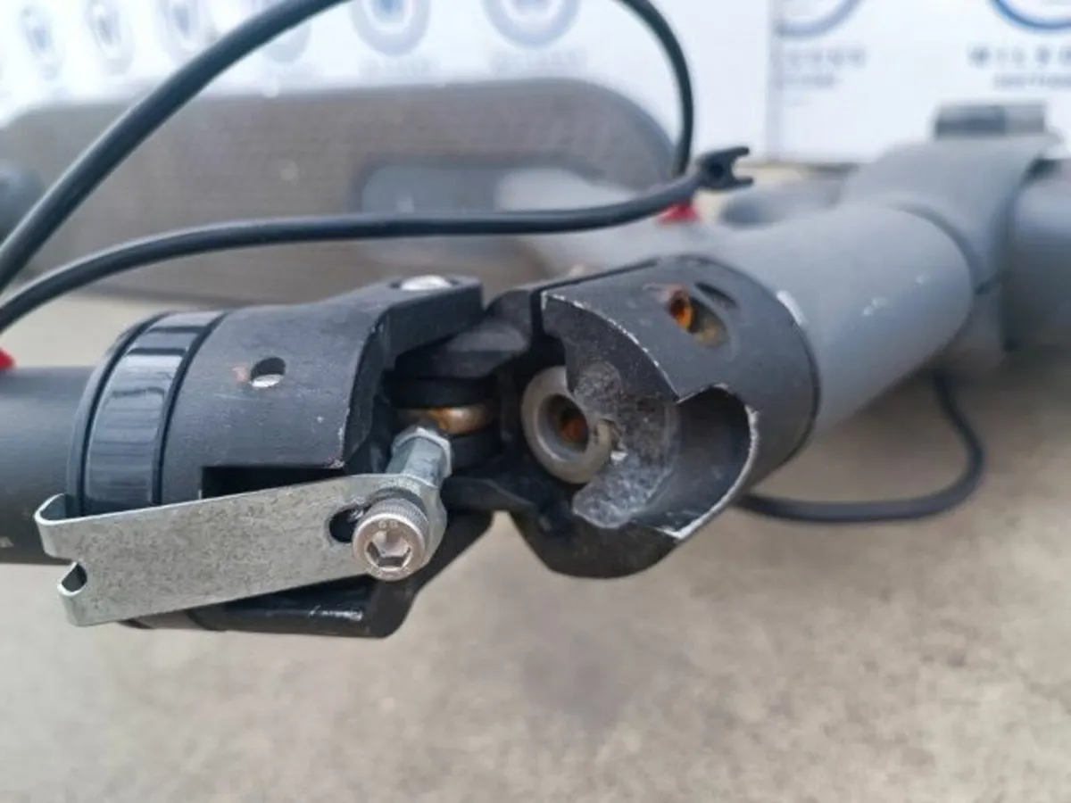 Online Auction Of An Electric Scooter - Image 2
