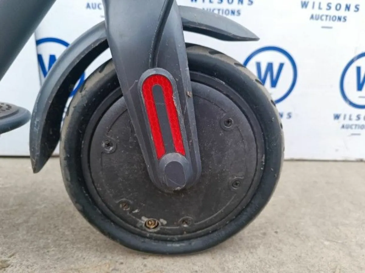 Online Auction Of An Electric Scooter - Image 4