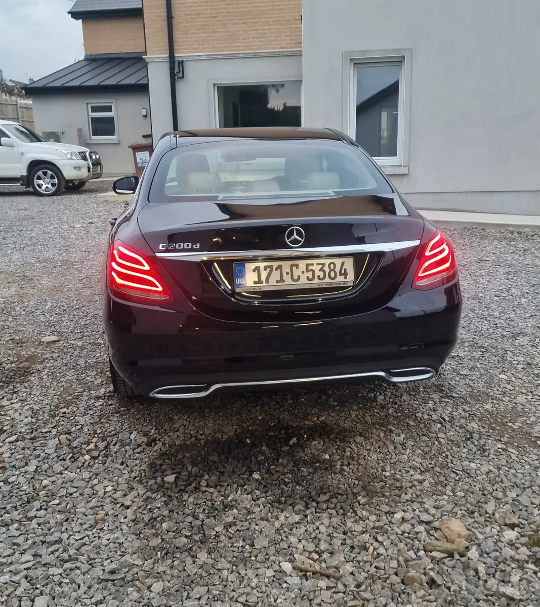 2017 Mercedes benz C200d advantgarde - Image 4