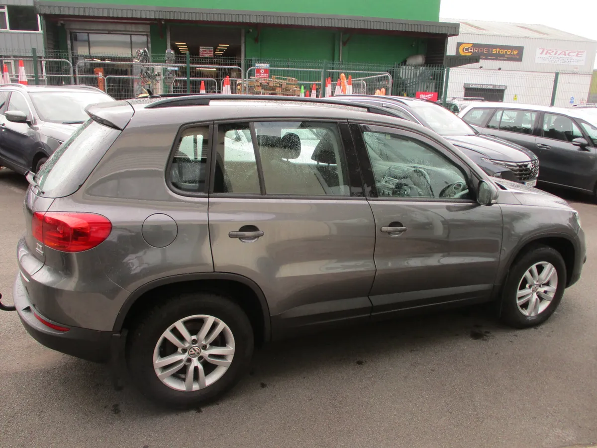 Volkswagen Tiguan Trendline Fun  2013 - Image 4