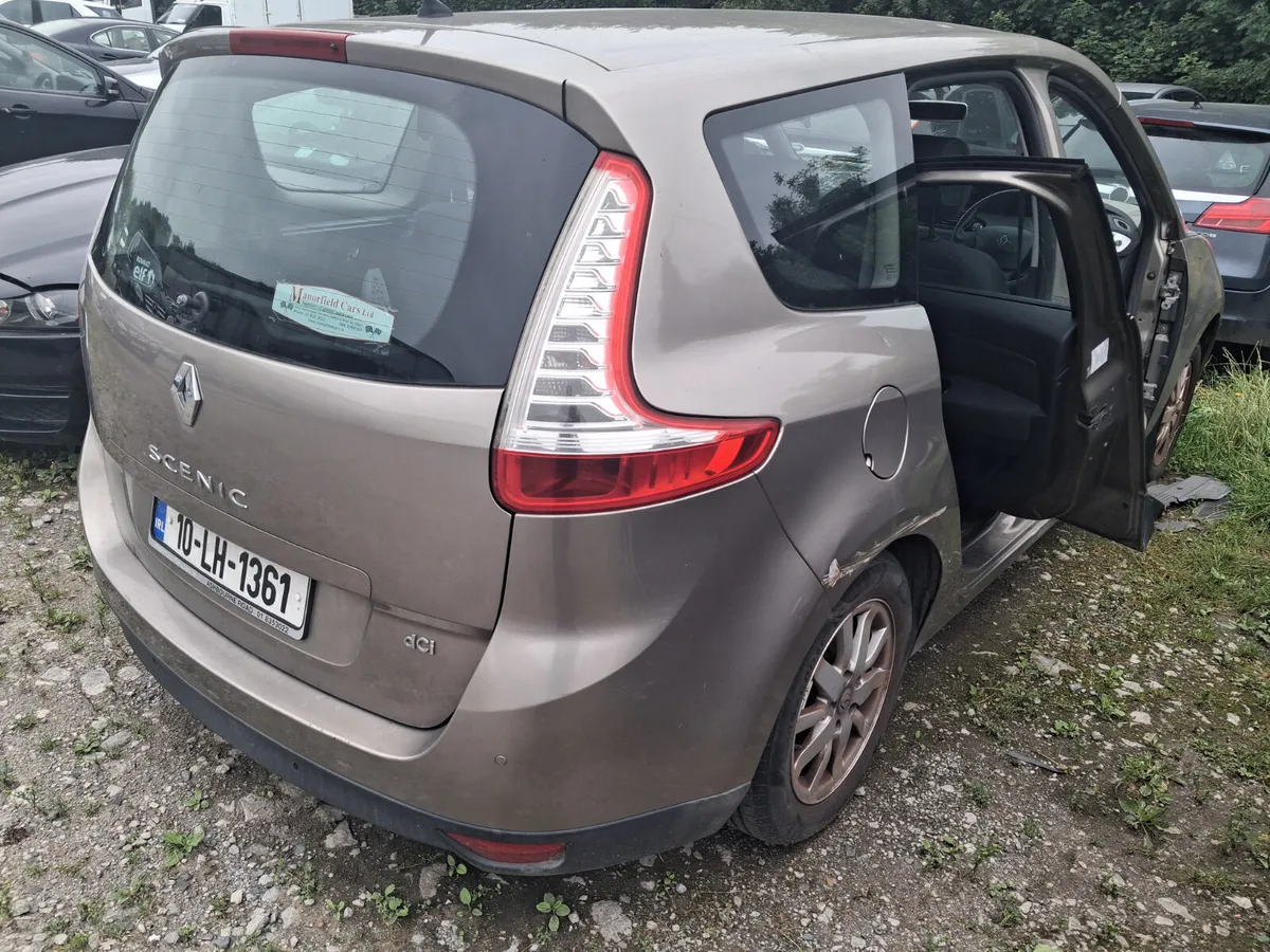 2010 Renault Scenic 7 seater parts - Image 4