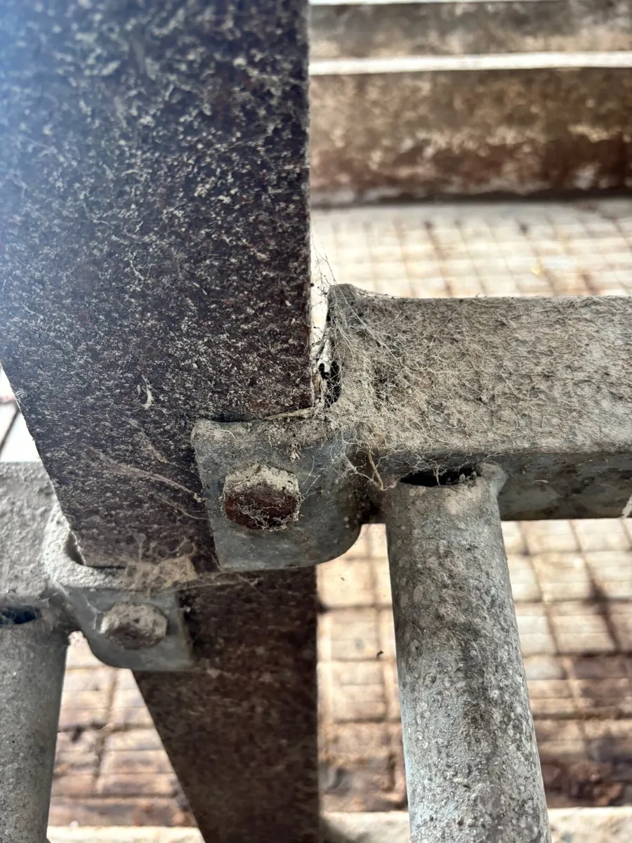 Cattle feed barriers X3 - Image 2