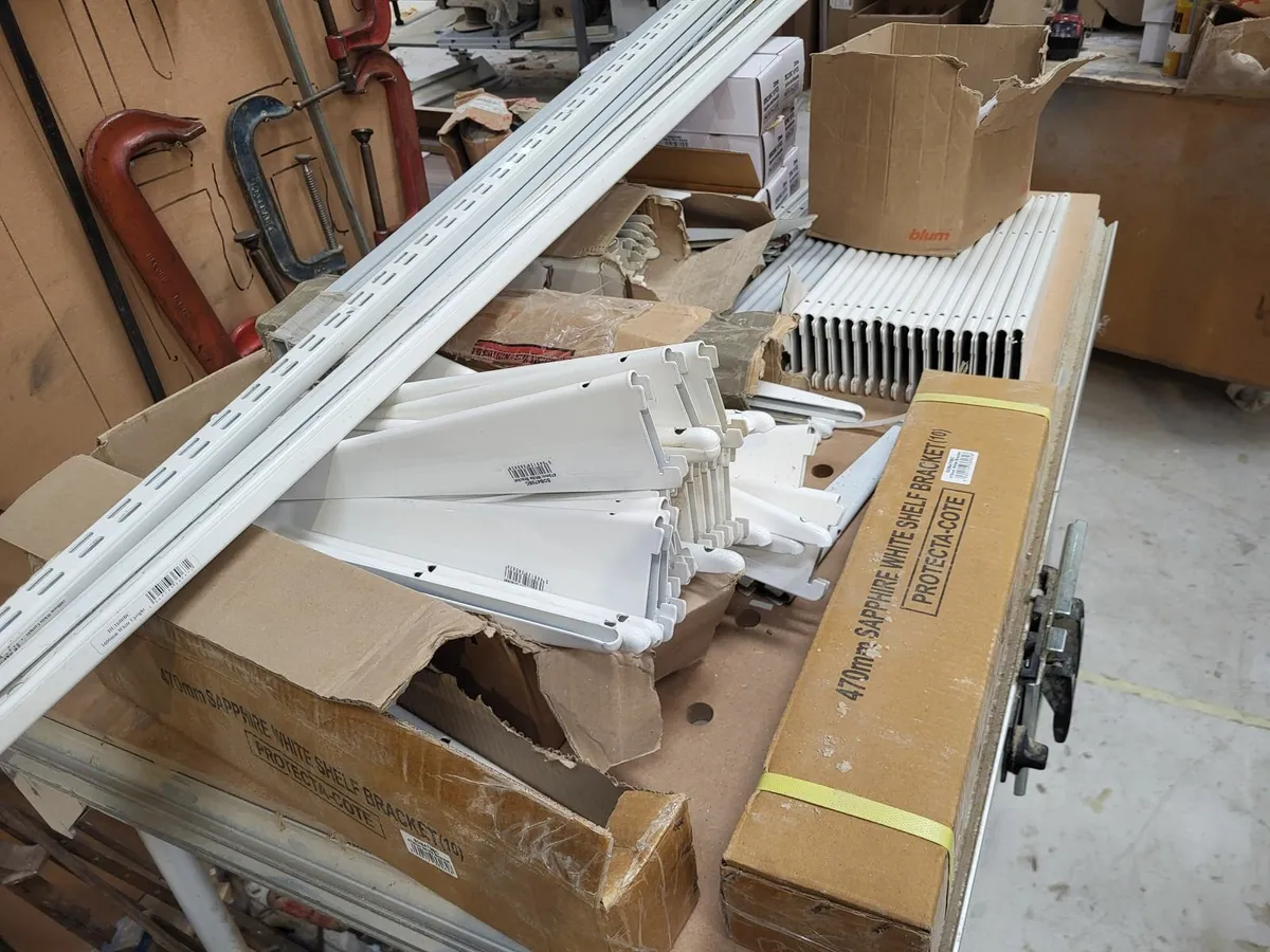 Slotted shelf brackets