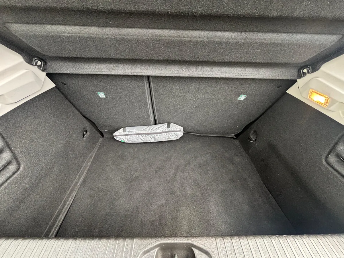 Renault Clio 2023 - Image 4