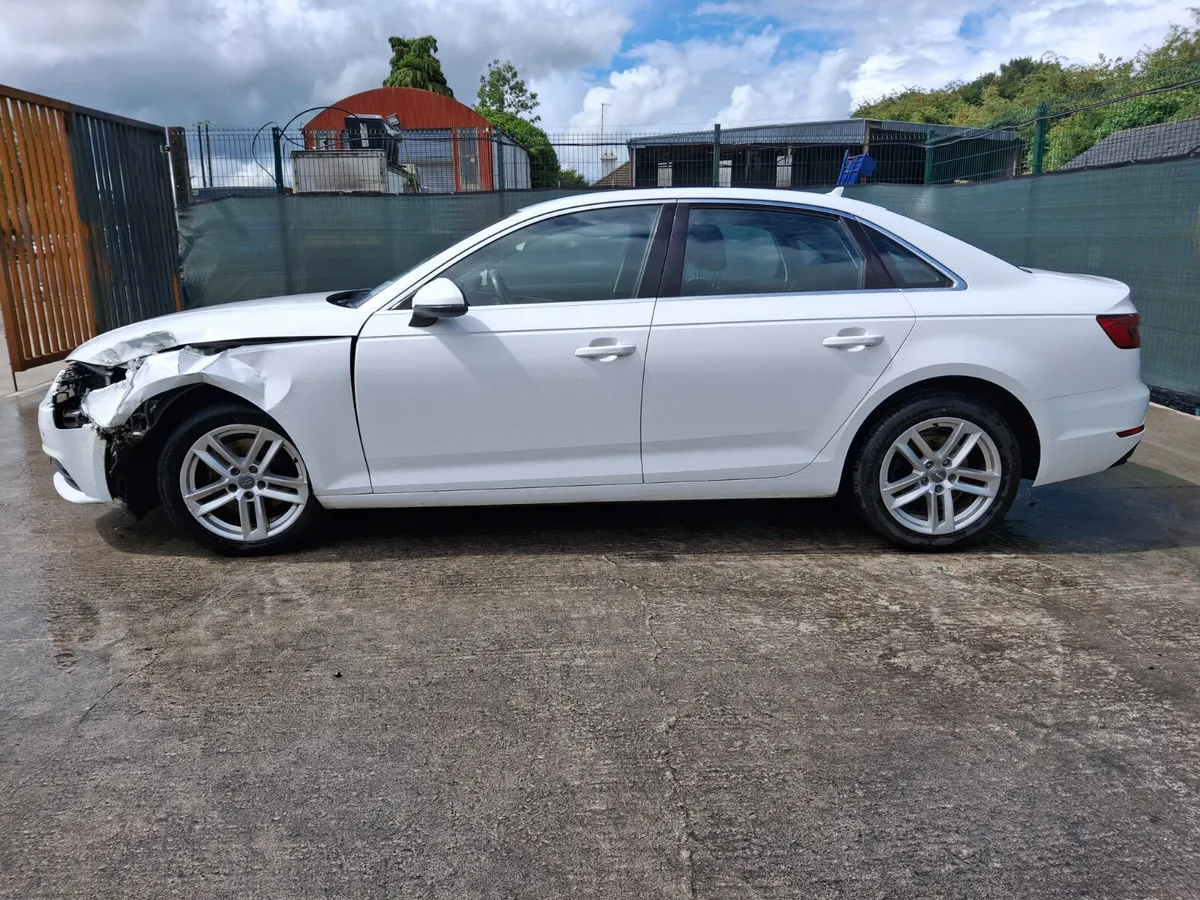 152 Audi A4 Ultra 2.0 Tdi Light damage - Image 2