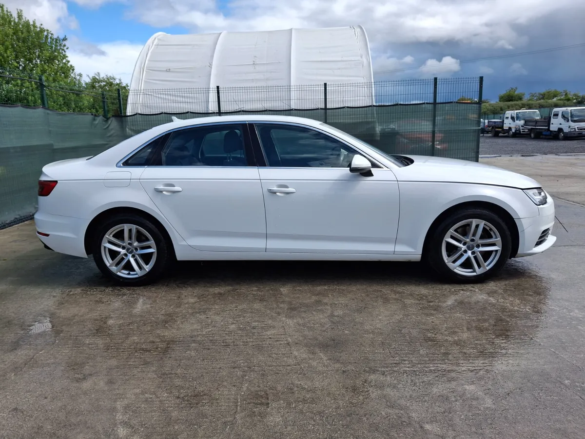 152 Audi A4 Ultra 2.0 Tdi Light damage - Image 1