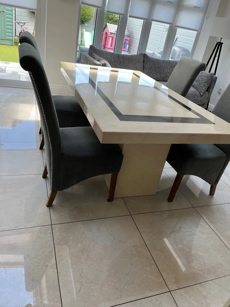 Kitchen marble table  6 kitchen chairs - Image 1