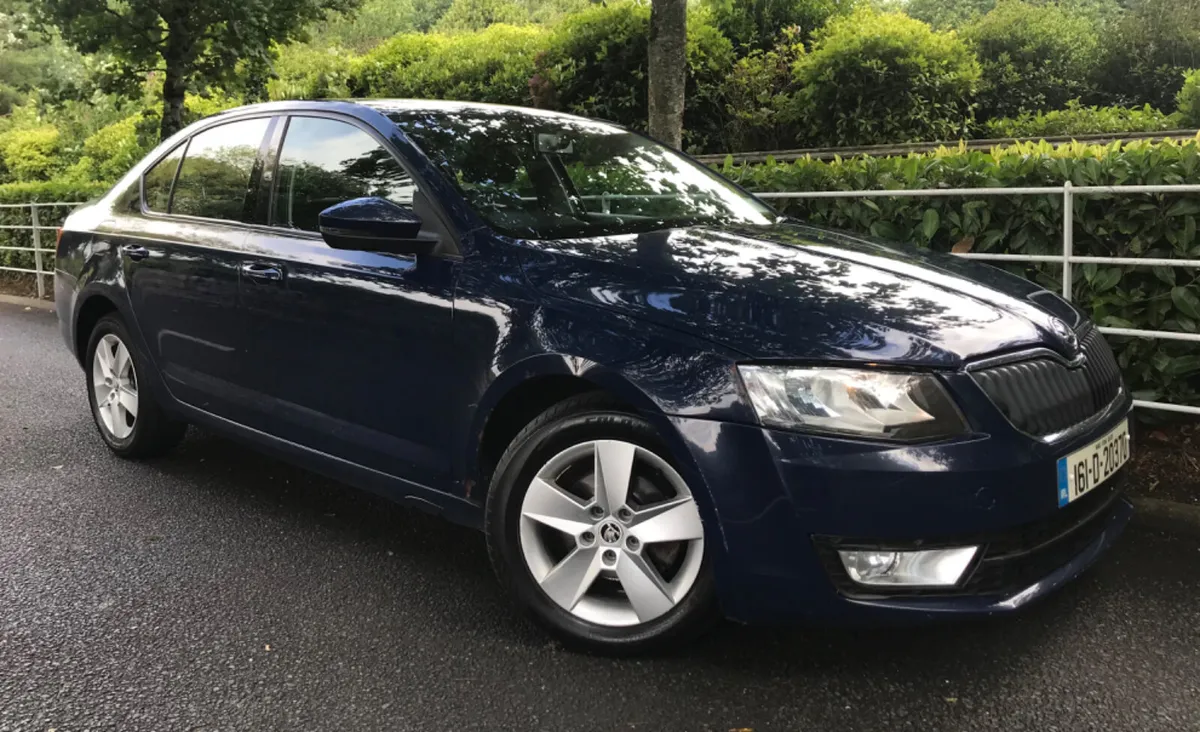 Skoda Octavia AUTOMATIC AMBITION 1.6TDI 110HP - Image 2