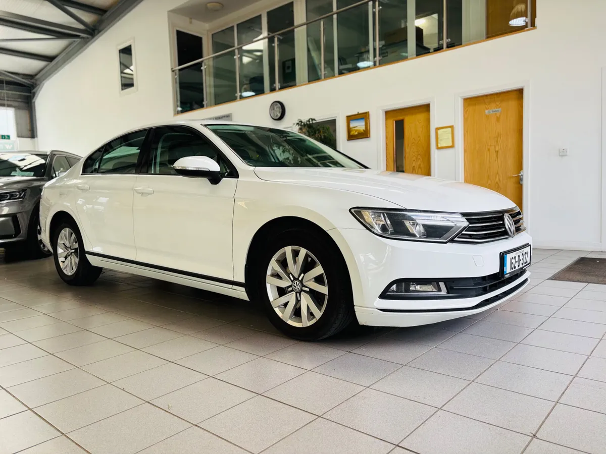 Volkswagen Passat 2016 - Image 3
