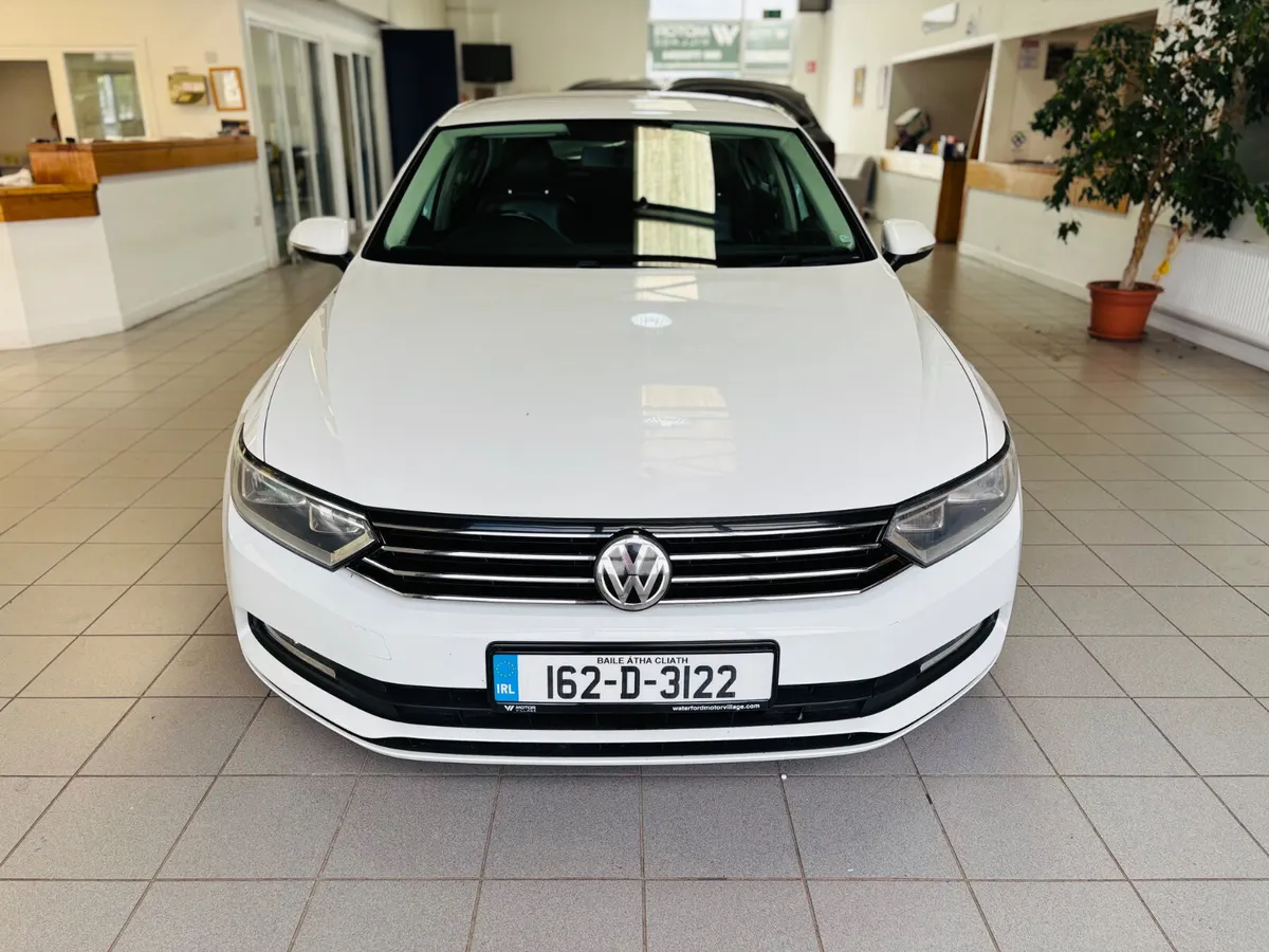 Volkswagen Passat 2016 - Image 2