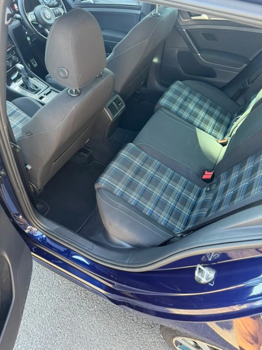 Car - Image 4