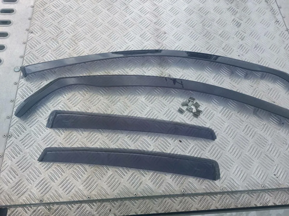 Volkswagen  sun shades - Image 1
