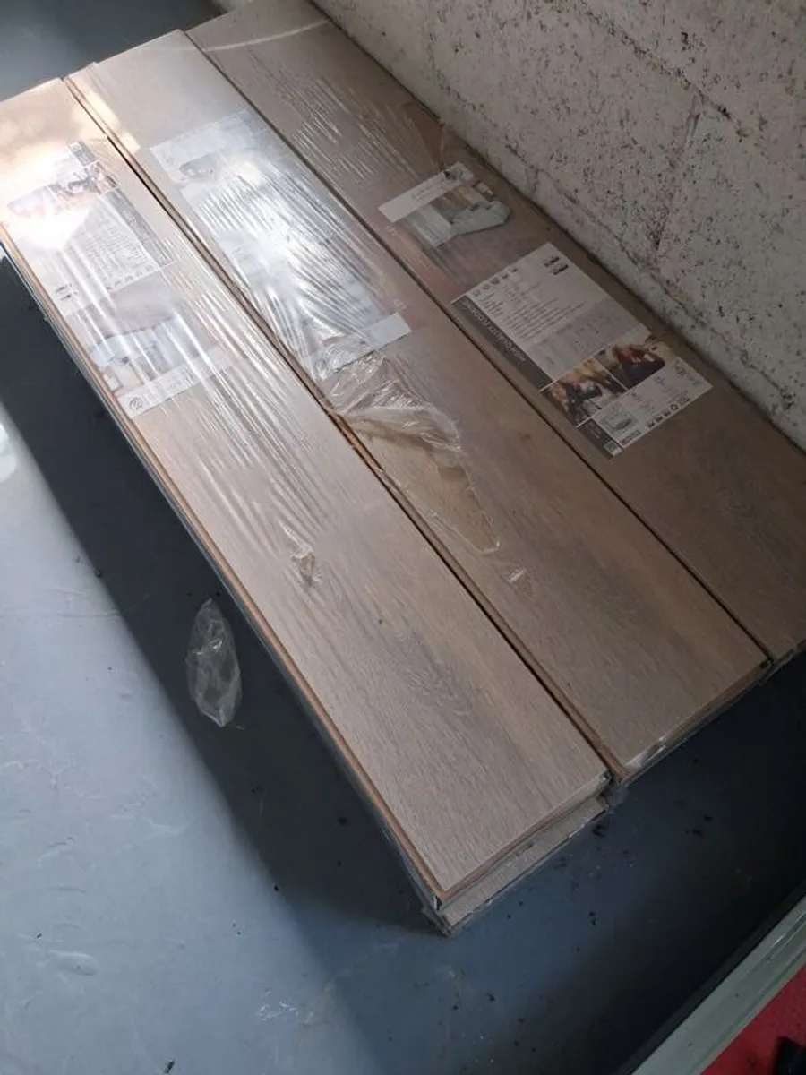 Floor - Image 3