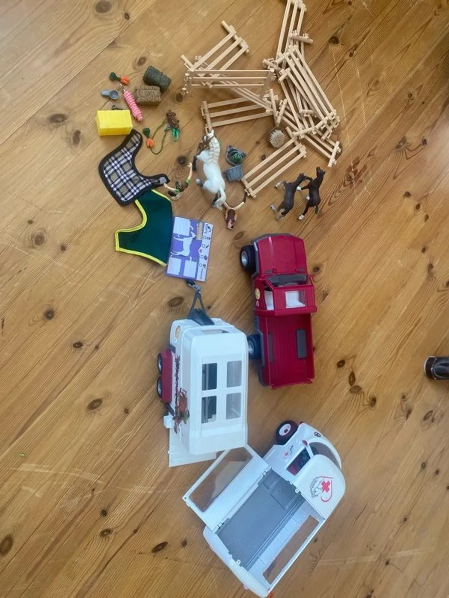 schleich pick up truck, horse box and vet truck plus figures - Image 2