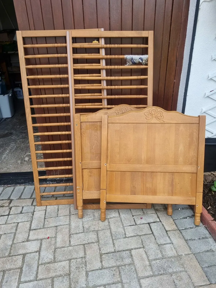 Cot/Bed - Image 1