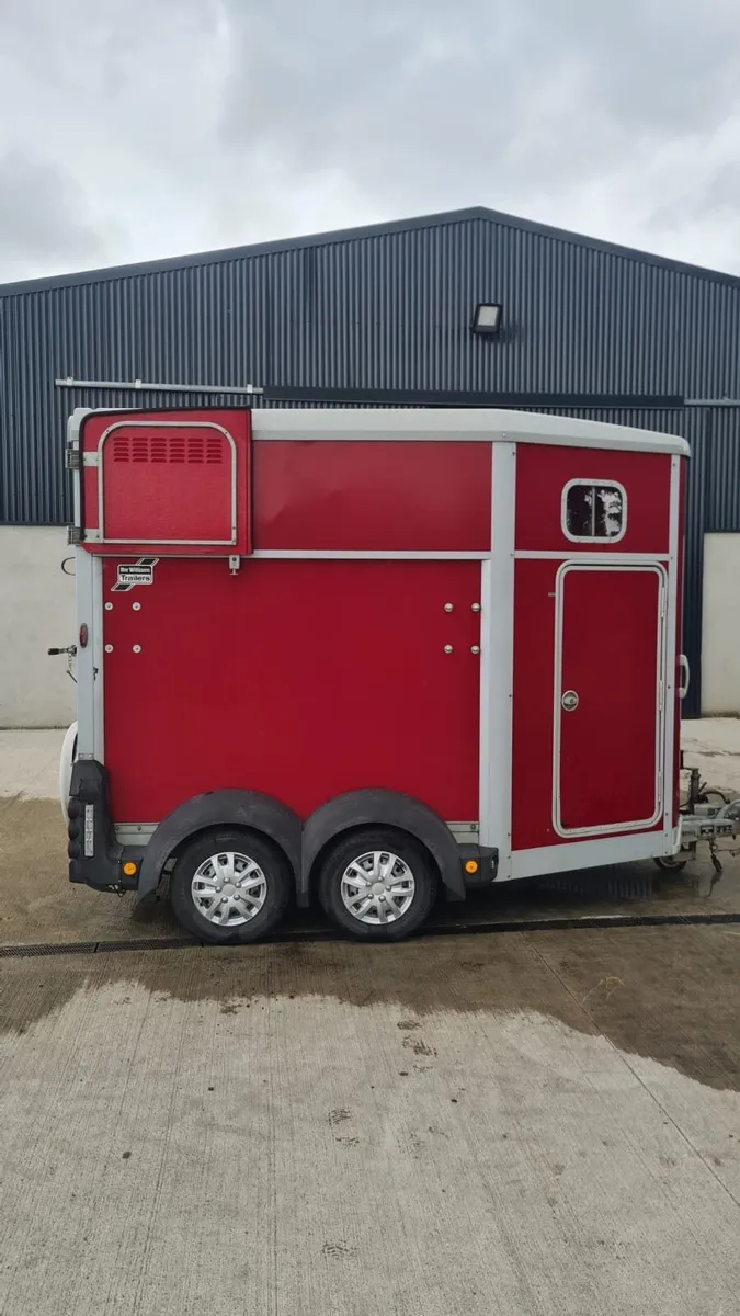 Horse box 506 - Image 2