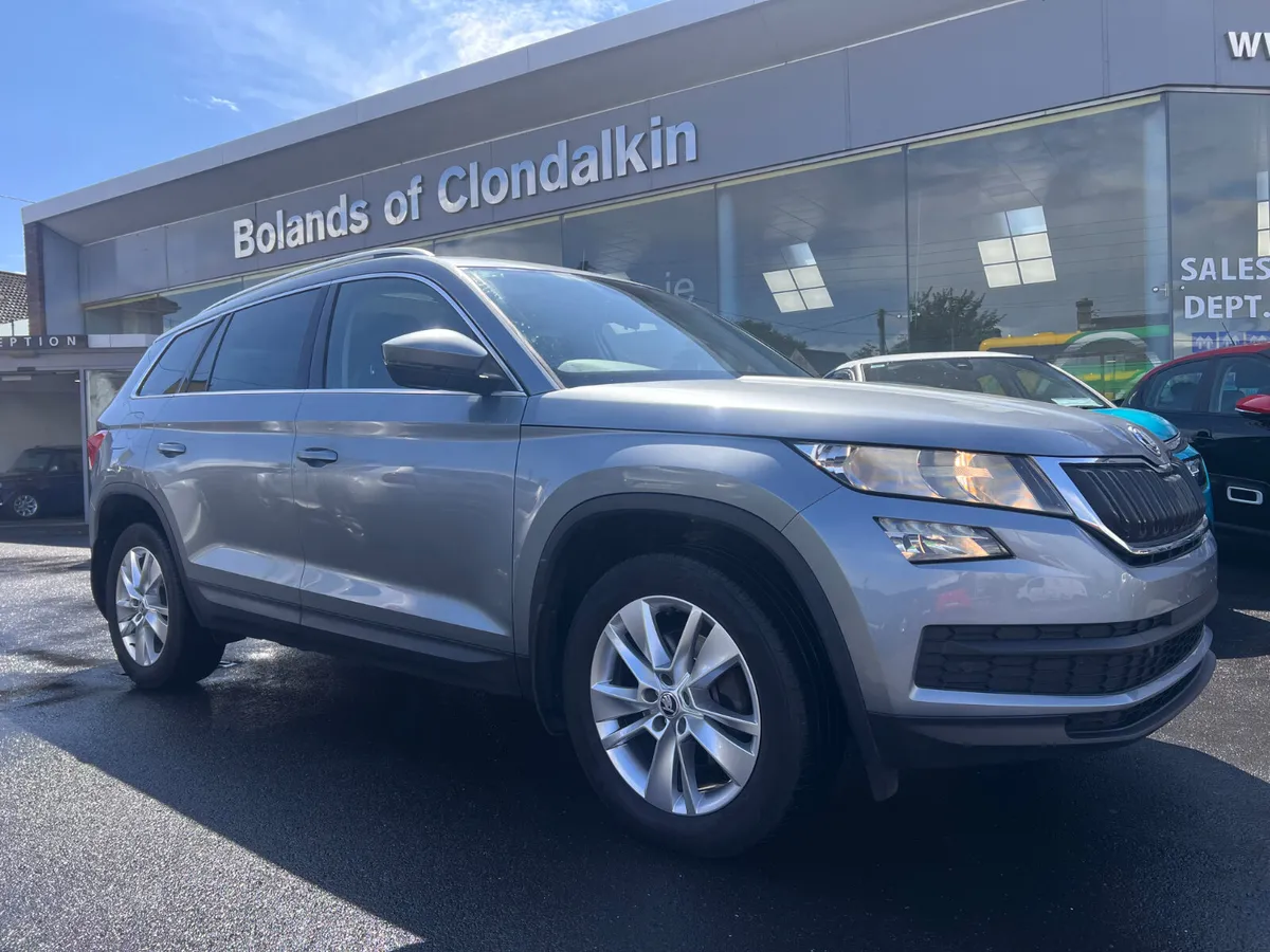 7 Seat Full Panoramic Roof 1 Owner Irish Car TSI - Image 1