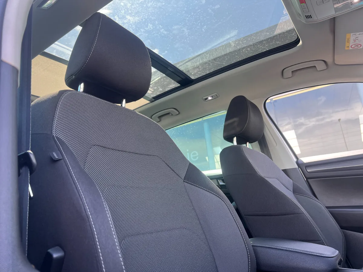 7 Seat Full Panoramic Roof 1 Owner Irish Car TSI - Image 2