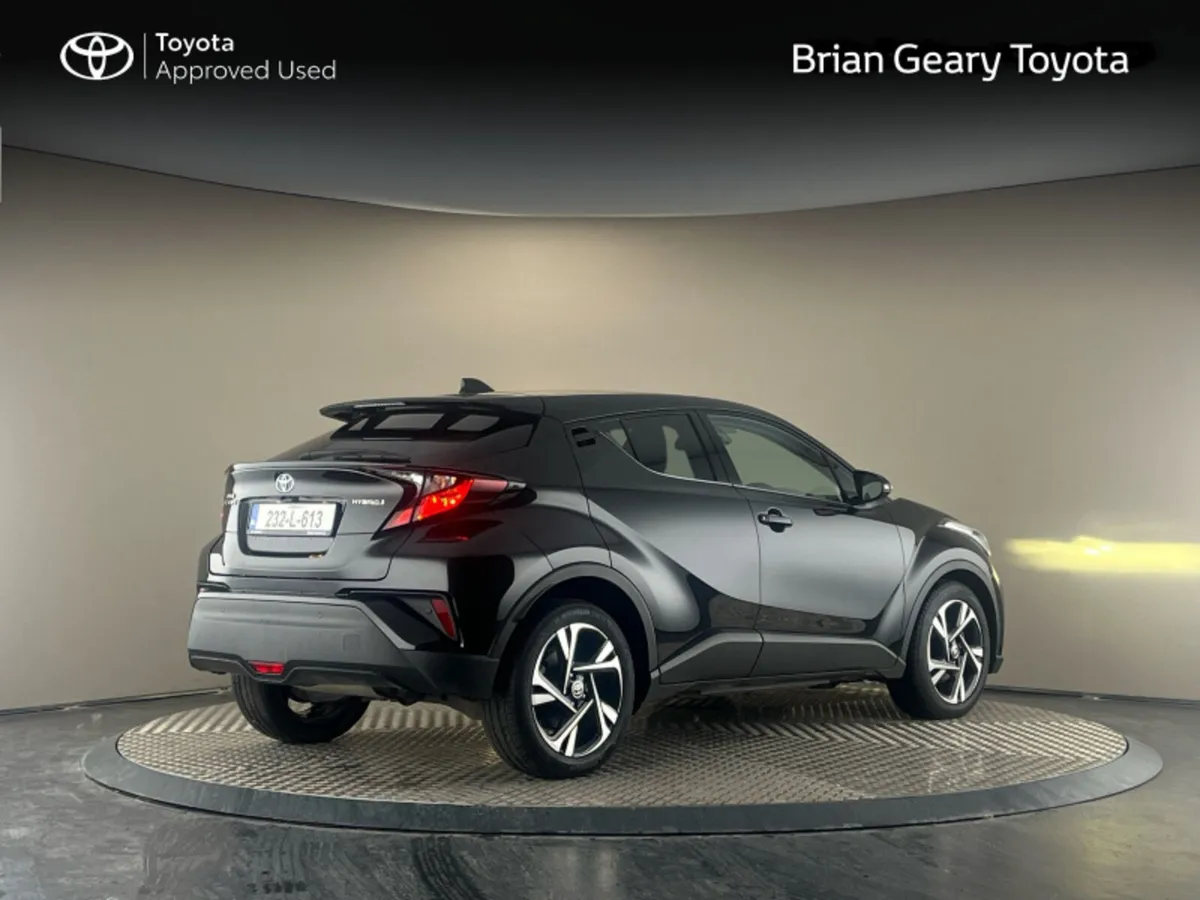 Toyota C-HR HYBRID SPORT - Image 2