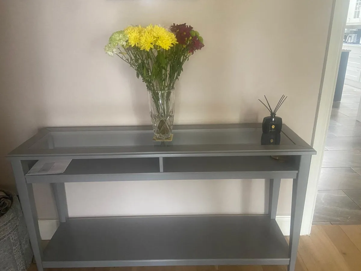 Console Table - Image 3