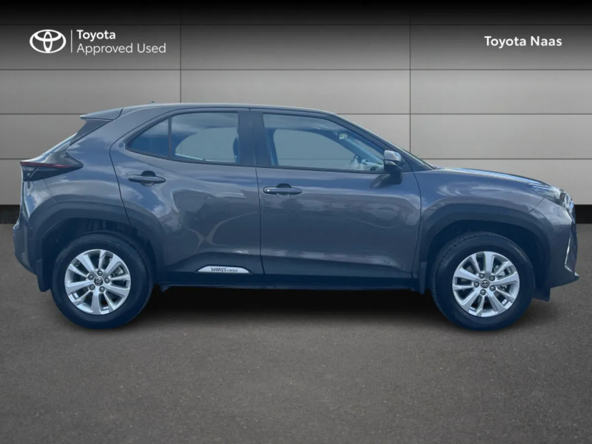 Toyota Yaris Cross YARIS CROSS LUNA - Image 3