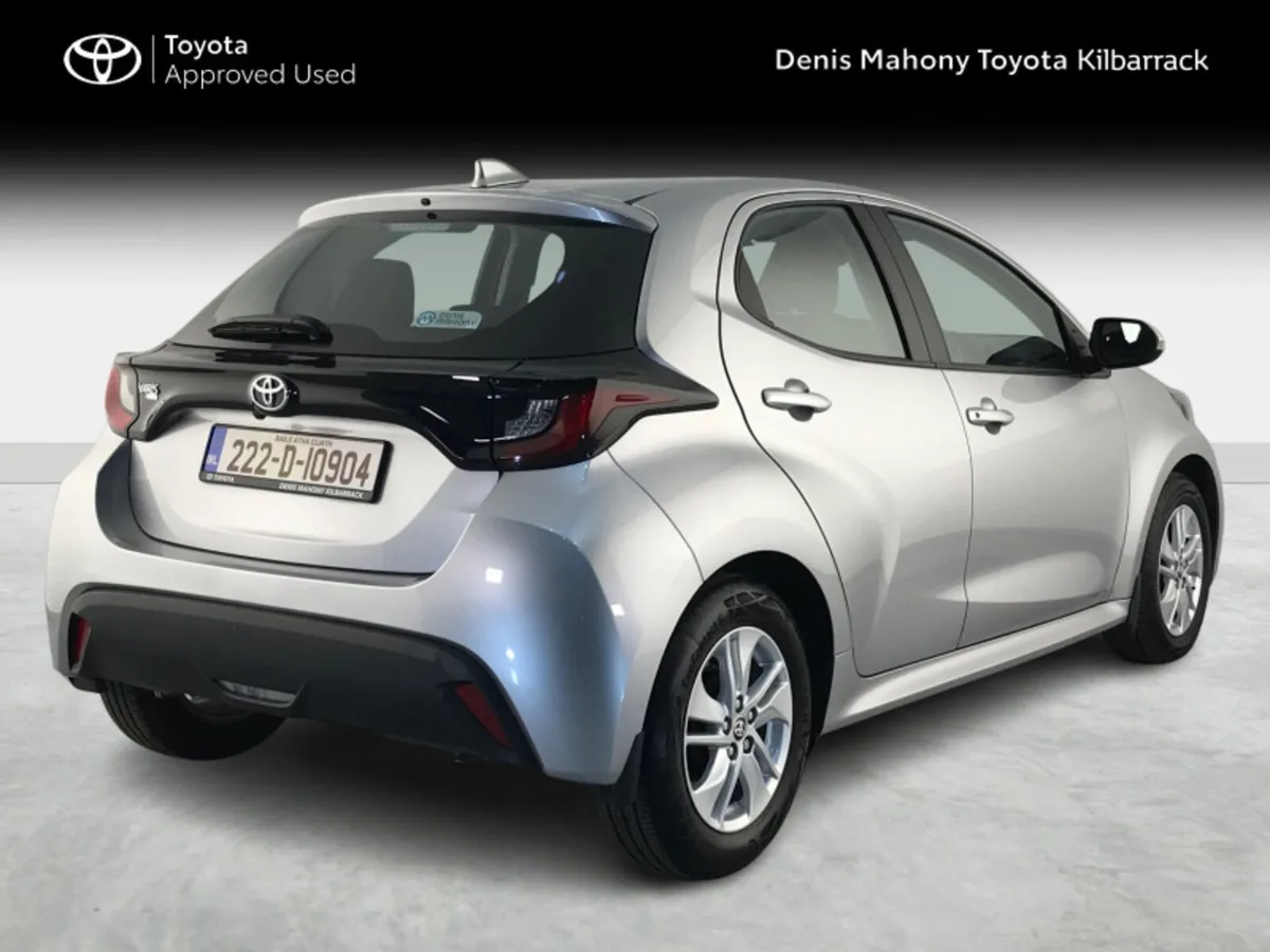 Toyota Yaris 1.0 LUNA - Image 2