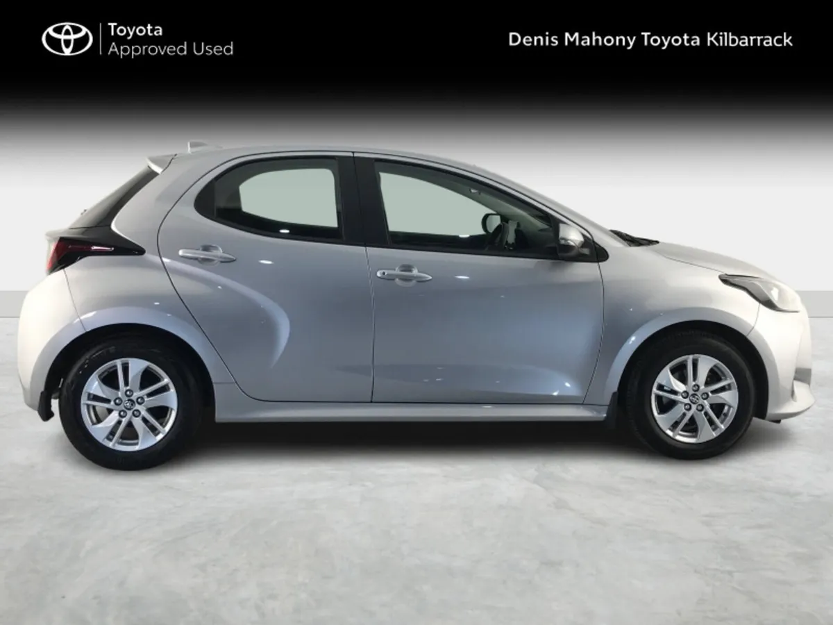 Toyota Yaris 1.0 LUNA - Image 3