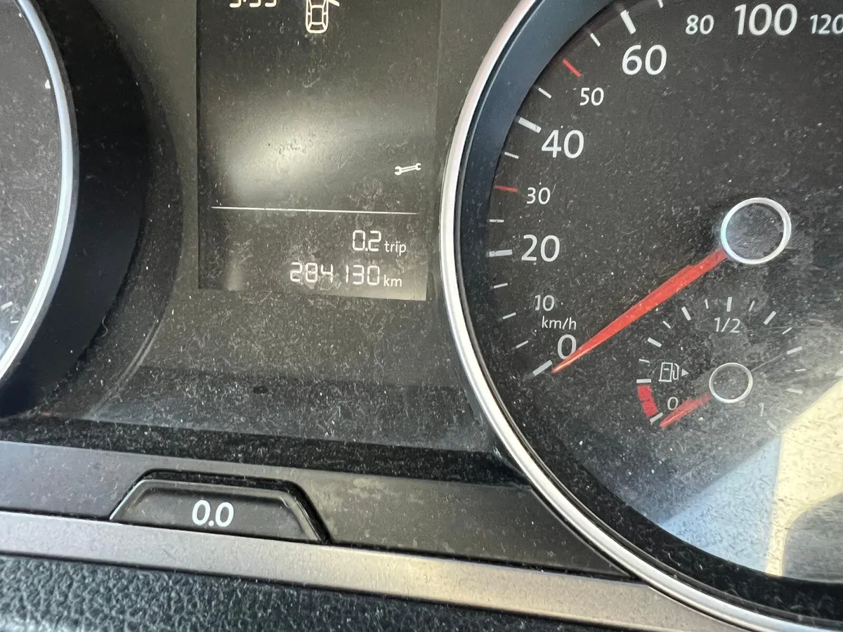 2013 Vw Golf 1.6 Diesel Driving - Image 4