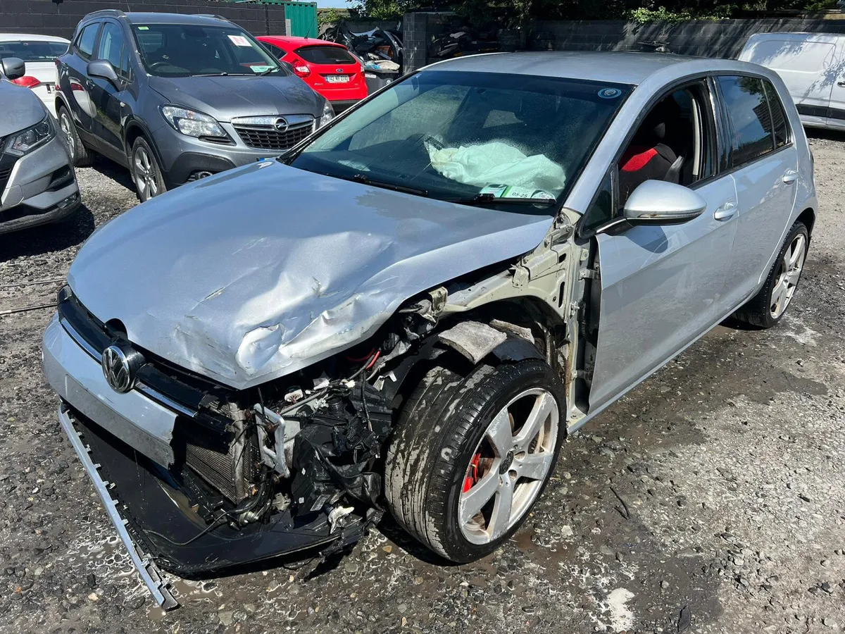 2013 Vw Golf 1.6 Diesel Driving - Image 2