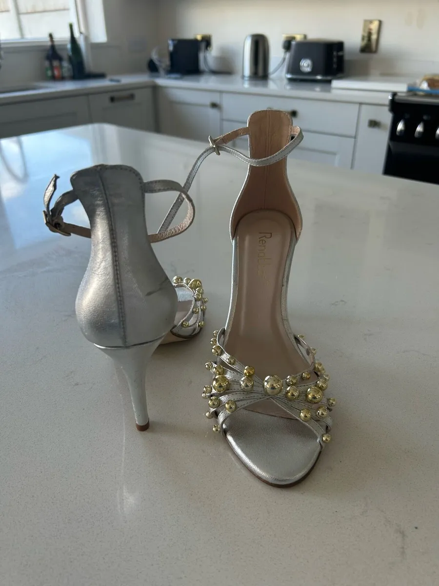 Ladies shoes - Image 2