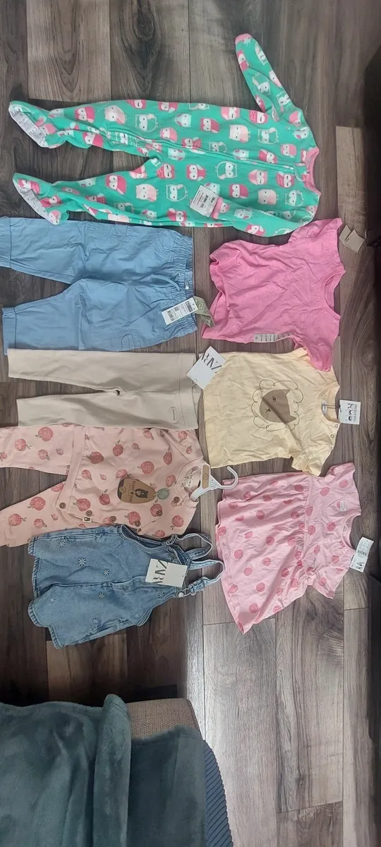 Girls clothes size  12-18  months old