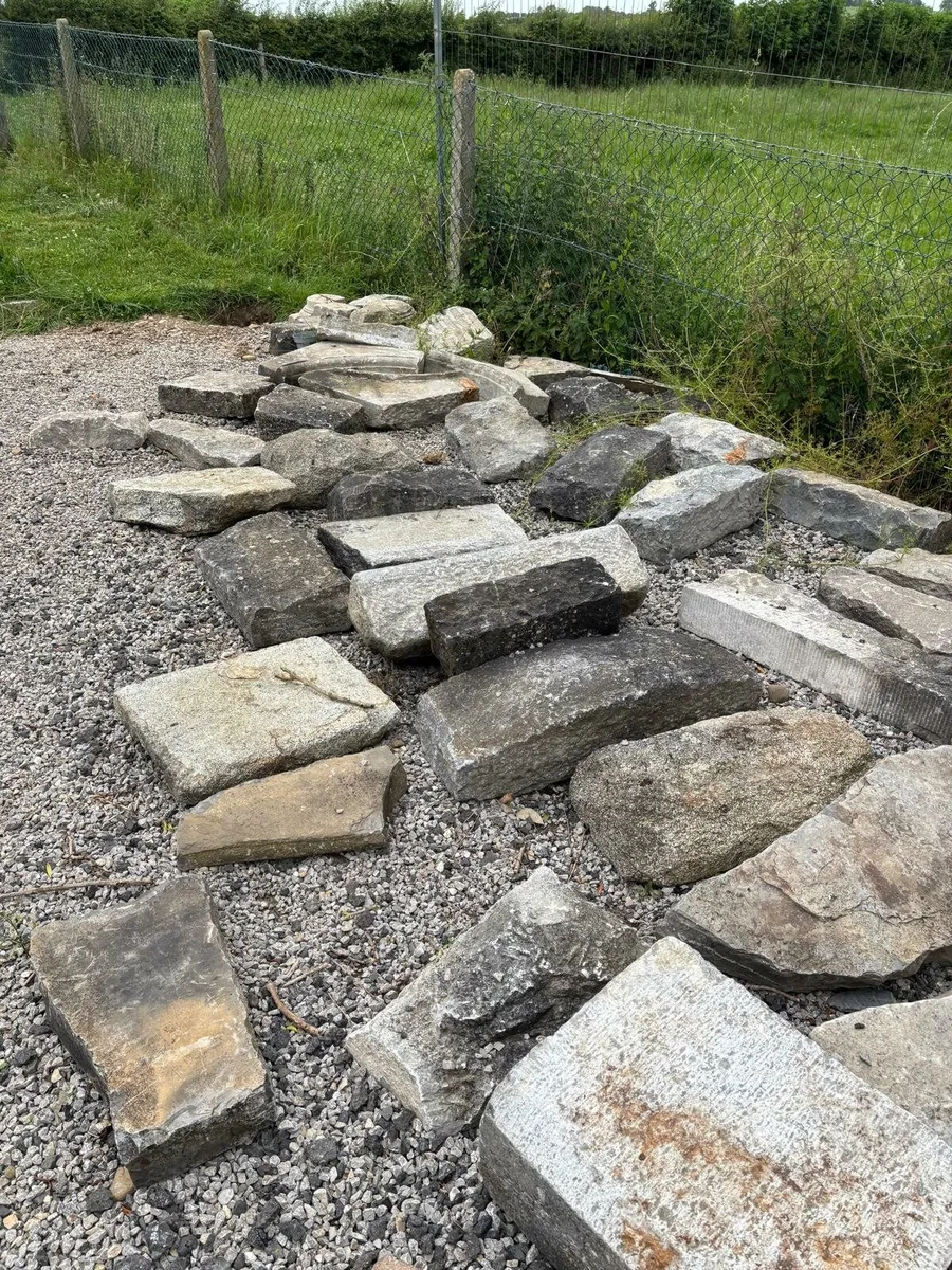 Old stone steps - Image 2