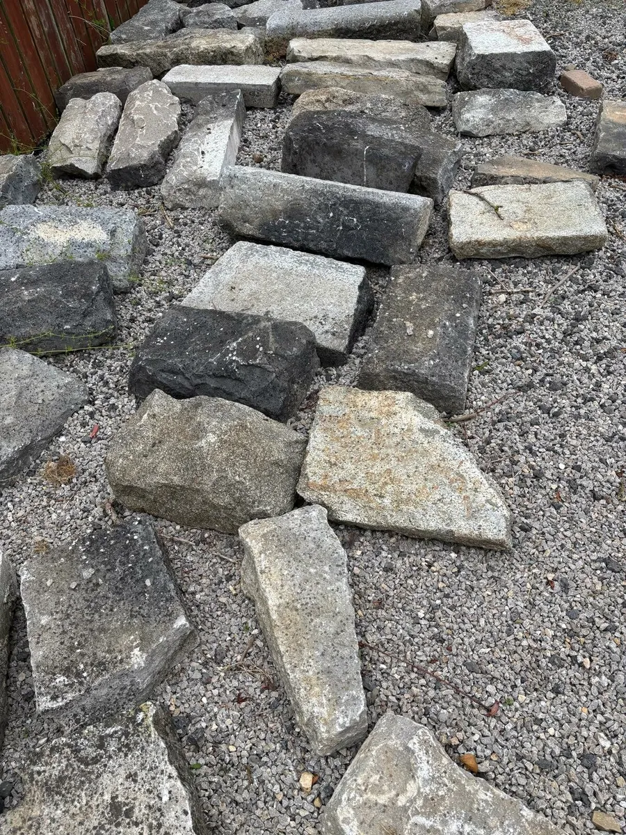 Old stone steps - Image 4
